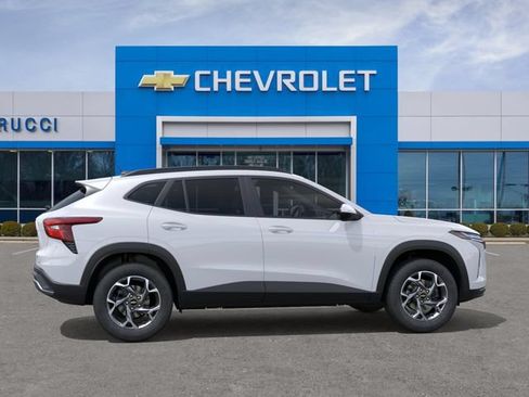 New 2026 Chevrolet Trax LT FWD image 5
