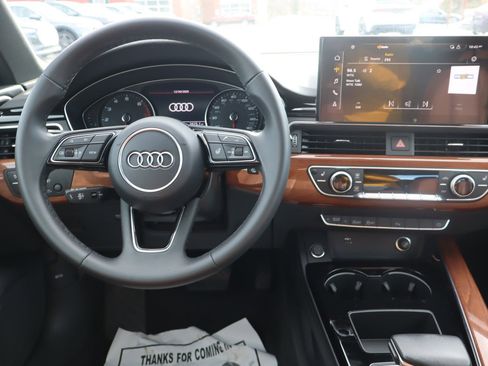 Used 2023 Audi A4 2.0T Premium w/ Convenience Package image 10