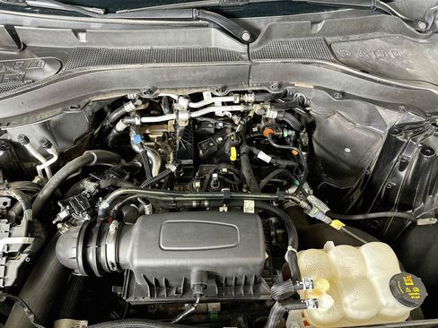 Used 2023 Ford Explorer XLT w/ Equipment Group 202A RWD image 35