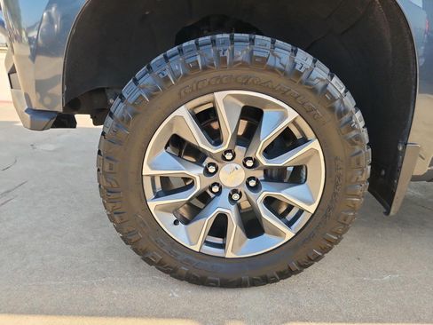 Used 2020 Chevrolet Silverado 1500 LT w/ Texas Edition RWD image 32