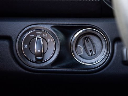 Certified 2022 Porsche 718 Cayman RWD image 17