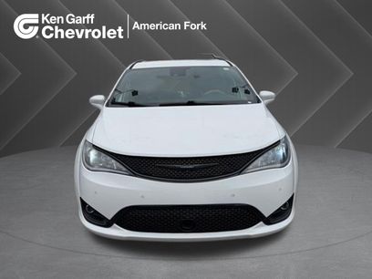 Used 2019 Chrysler Pacifica Touring-L w/ Advanced Safetytec Group