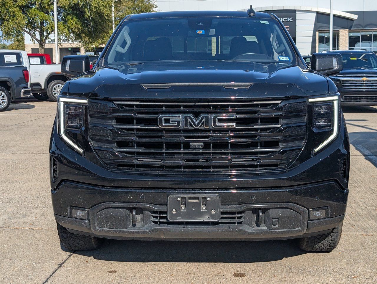 Used 2025 GMC Sierra 1500 Elevation w/ Elevation Premium Package AWD/4WD image 8