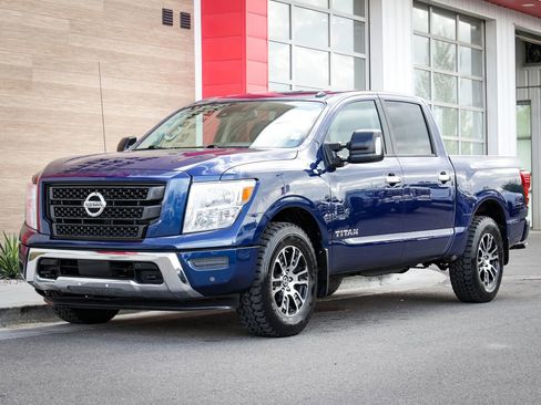 Used 2021 Nissan Titan SV w/ SV Convenience Package AWD/4WD image 8