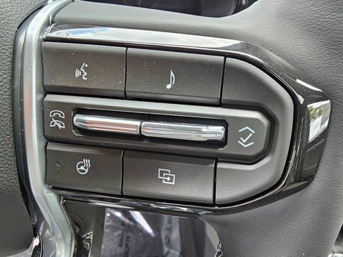 New 2026 Chevrolet Colorado ZR2 w/ Technology Package AWD/4WD image 20