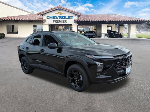 New 2026 Chevrolet Trax LT w/ Driver Confidence Package FWD image 2