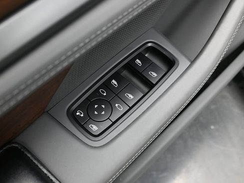 Certified 2023 Porsche Taycan GTS image 9