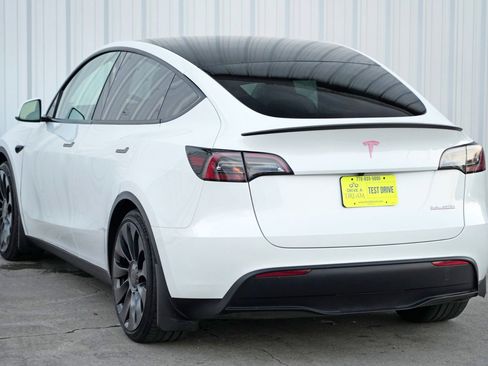 Used 2023 Tesla Model Y Performance image 48