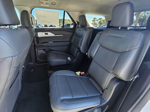 New 2026 Ford Explorer Active w/ Active Comfort Package image 7