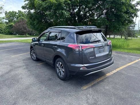 Used 2018 Toyota RAV4 XLE AWD/4WD image 5