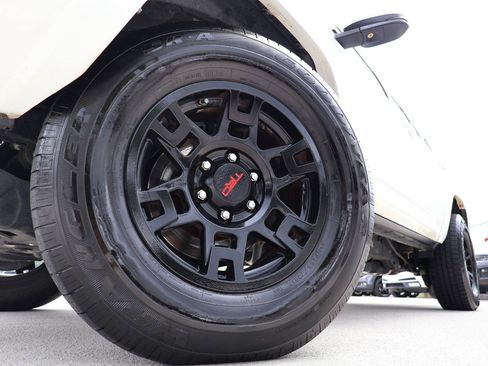 Used 2019 Toyota 4Runner TRD Off-Road Premium AWD/4WD image 24