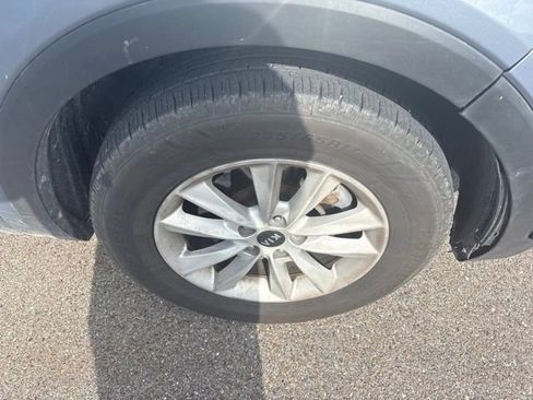 Used 2019 Kia Sorento L FWD image 15
