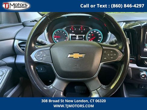 Used 2019 Chevrolet Traverse LT image 18