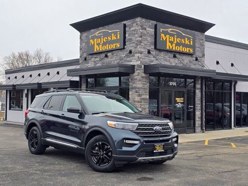 Used 2023 Ford Explorer XLT w/ Equipment Group 202A image 1