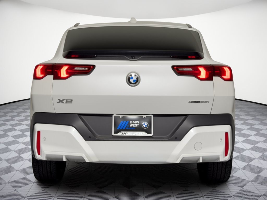 Used 2026 BMW X2 xDrive28i AWD/4WD image 11