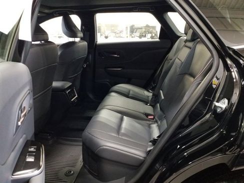 Used 2025 Toyota Crown Signia w/ Advanced Technology Package image 15