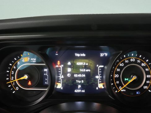 Used 2026 Jeep Wrangler Unlimited Rubicon AWD/4WD image 15