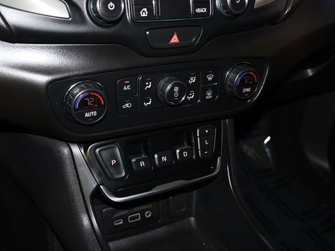 Used 2020 GMC Terrain Denali w/ Denali Premium Package AWD/4WD image 22
