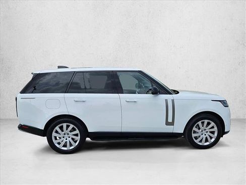Used 2024 Land Rover Range Rover SE AWD/4WD image 4