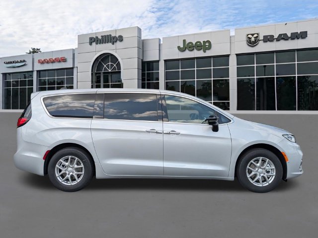 New 2026 Chrysler Pacifica Select FWD image 2