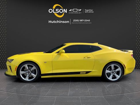 Used 2018 Chevrolet Camaro SS RWD image 4