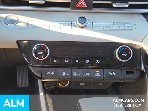 Used 2024 Hyundai Elantra Limited image 22