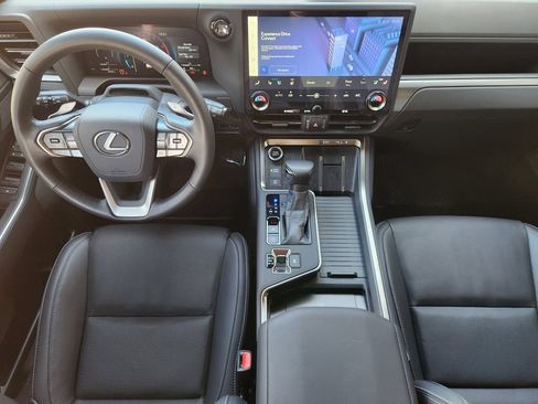 Used 2025 Lexus GX 550 w/ Accessory Package (2T) AWD/4WD image 26