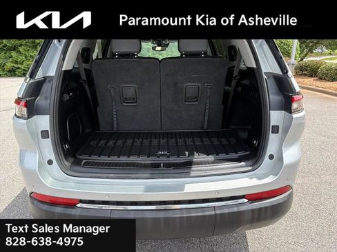 Used 2022 Jeep Grand Cherokee L Limited AWD/4WD image 29