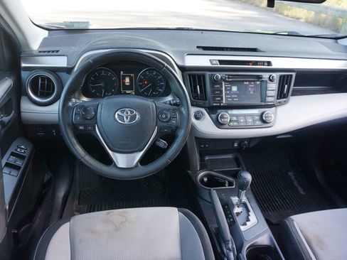 Used 2018 Toyota RAV4 XLE FWD image 5
