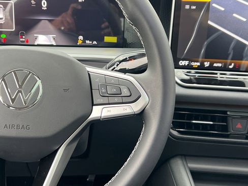 New 2026 Volkswagen Tiguan SE image 29