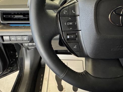 Used 2024 Toyota Prius XLE FWD image 11