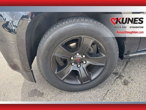 Used 2016 GMC Yukon Denali w/ Open Road Package AWD/4WD image 15