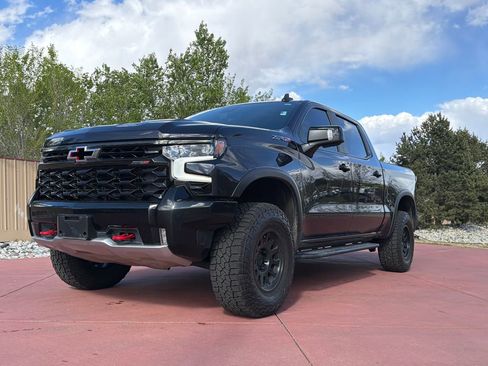 Used 2022 Chevrolet Silverado 1500 ZR2 w/ Technology Package image 3