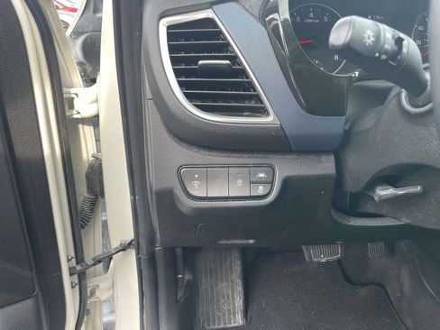 Used 2023 Kia Seltos S image 31