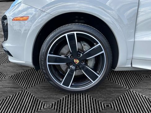 Used 2023 Porsche Cayenne S AWD/4WD image 15