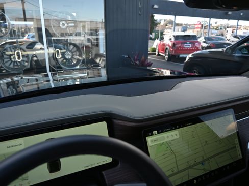 Used 2023 Rivian R1T Adventure image 51