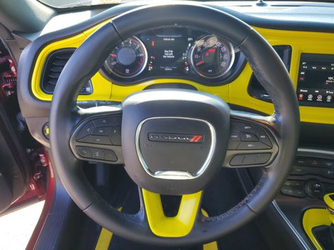 Used 2020 Dodge Challenger SXT image 18