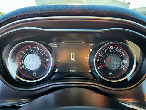 Used 2017 Dodge Challenger SXT image 27