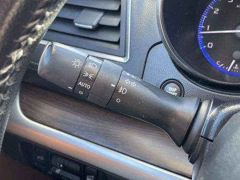 Used 2018 Subaru Outback 3.6R Touring image 13