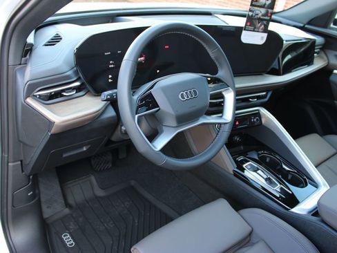 New 2025 Audi Q5 Premium Plus image 44