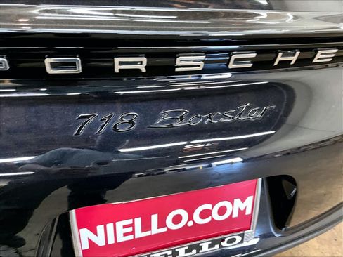 Used 2024 Porsche 718 Boxster RWD image 11