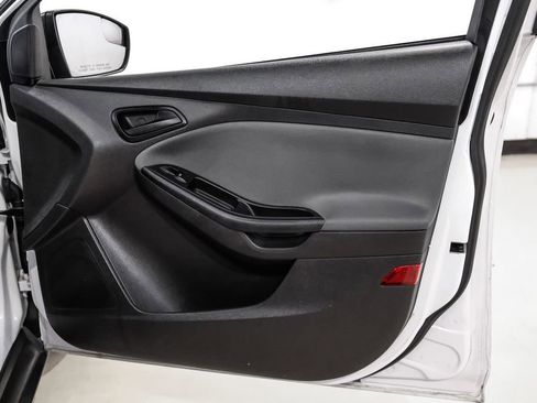 Used 2014 Ford Focus S FWD image 35