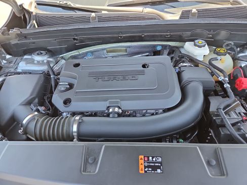 Used 2023 Buick Envision Essence AWD/4WD image 17