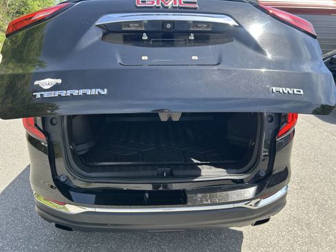 Used 2019 GMC Terrain SLT w/ Preferred Package AWD/4WD image 18