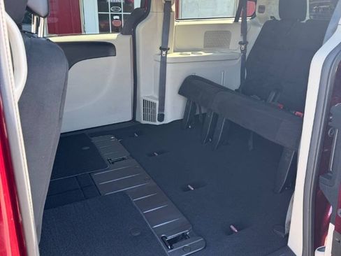 Used 2017 Dodge Grand Caravan SE w/ Power Window Group FWD image 8