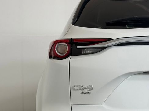 Used 2022 MAZDA CX-9 Touring image 13