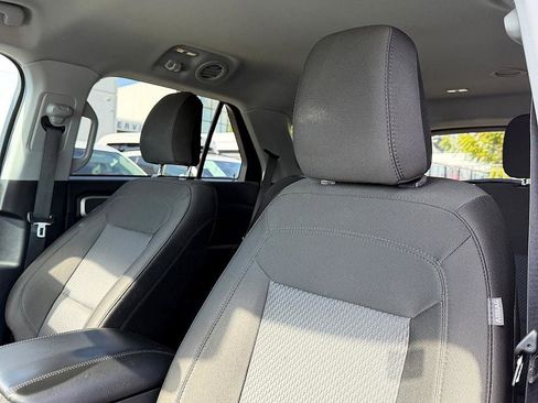 Certified 2023 Ford Explorer XLT RWD image 20