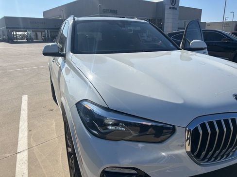 Used 2019 BMW X5 xDrive40i w/ M Sport Package image 2