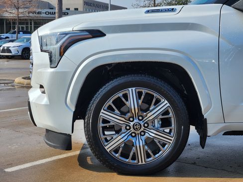 Used 2024 Toyota Sequoia Capstone image 9