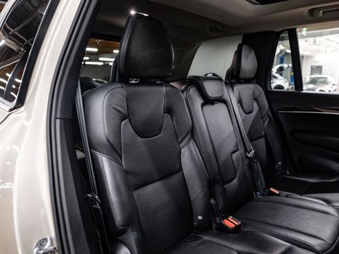 Used 2017 Volvo XC90 T6 Momentum w/ Momentum Plus Package image 14